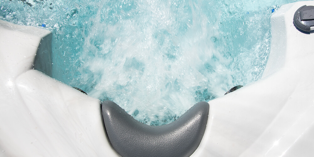 View above the StressRelief Neck & Shoulder seat with jets turned on.