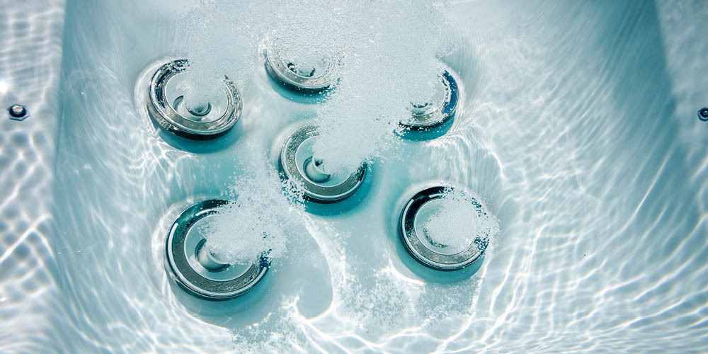Underwater view of jets on.